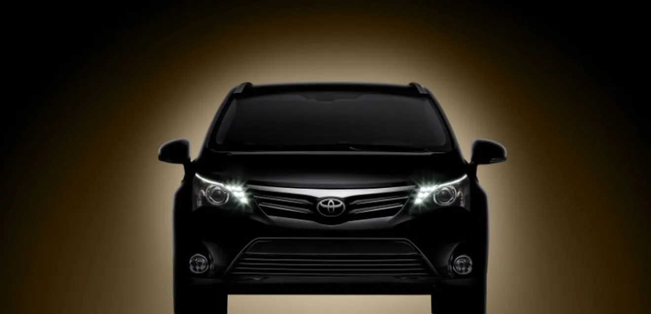 Toyota Avensis 2012: primera imagen oficial