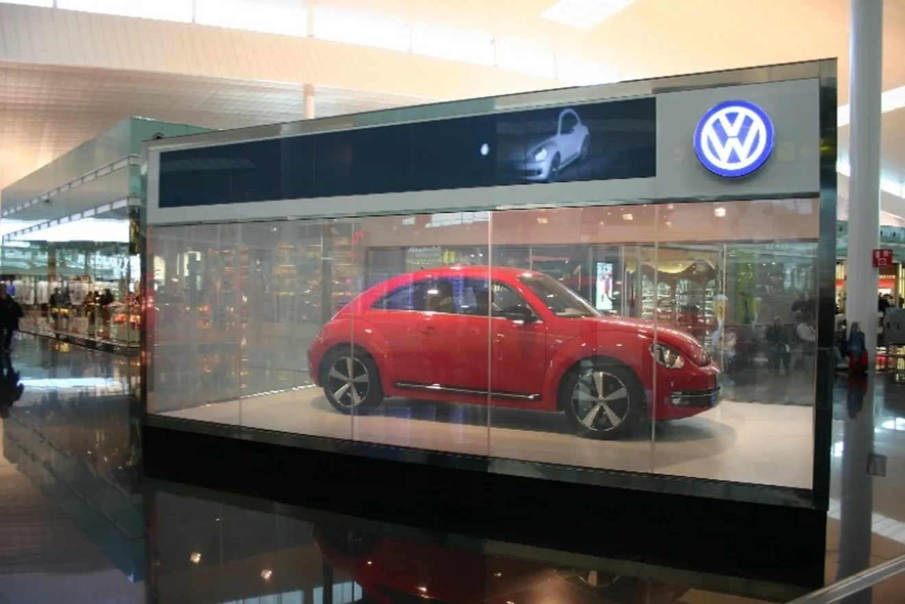 El Volkswagen Beetle se exhibe en el Aeropuerto de Barcelona