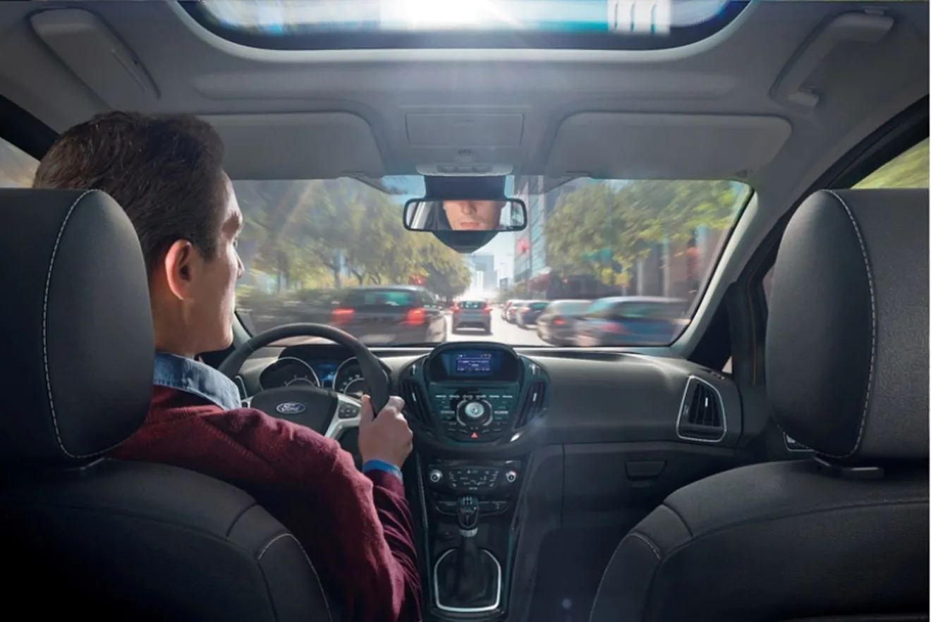 1 de cada 2 europeos ha leido mensajes de texto mientras conducía, según Ford