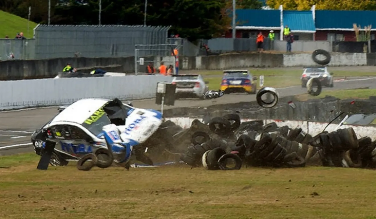 Espectacular accidente en la V8 SuperTourers