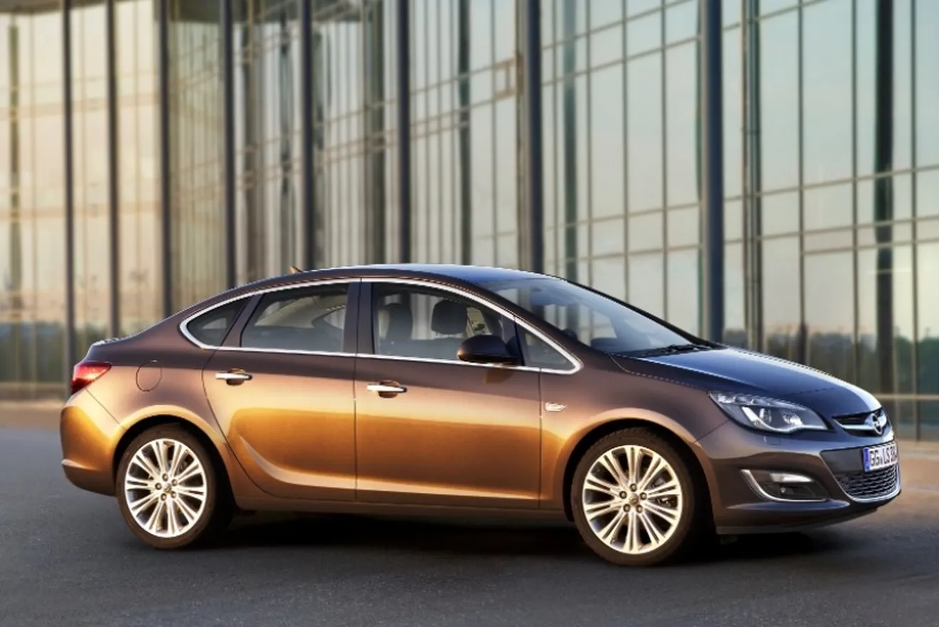España: Opel Astra Sports Sedán, a partir de 17.349 euros