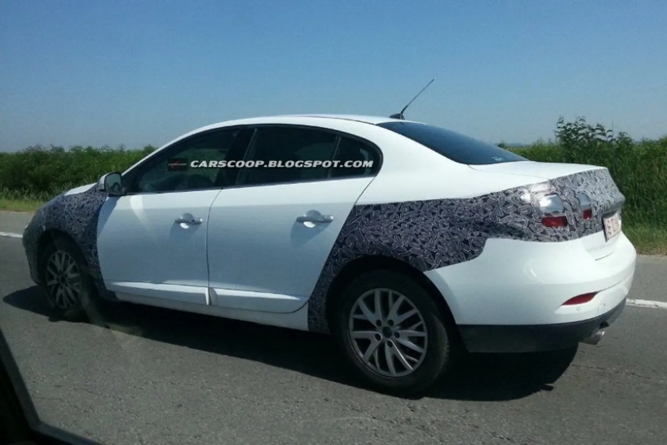 Fotos espía: Renault Fluence 2013 y nuevos Dacia Logan y Sandero