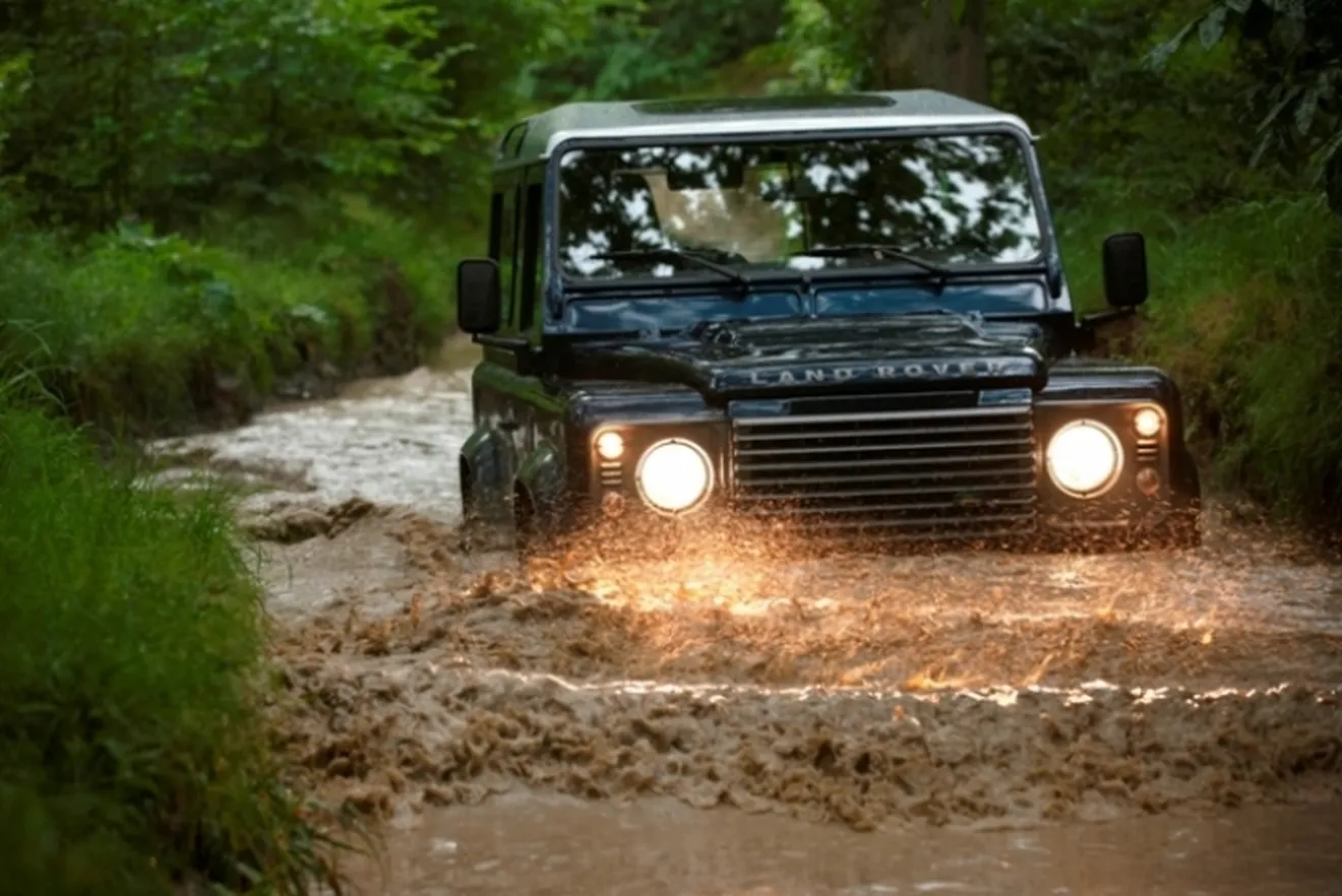 Land Rover Defender 2013: El emblemático 4x4 se renueva