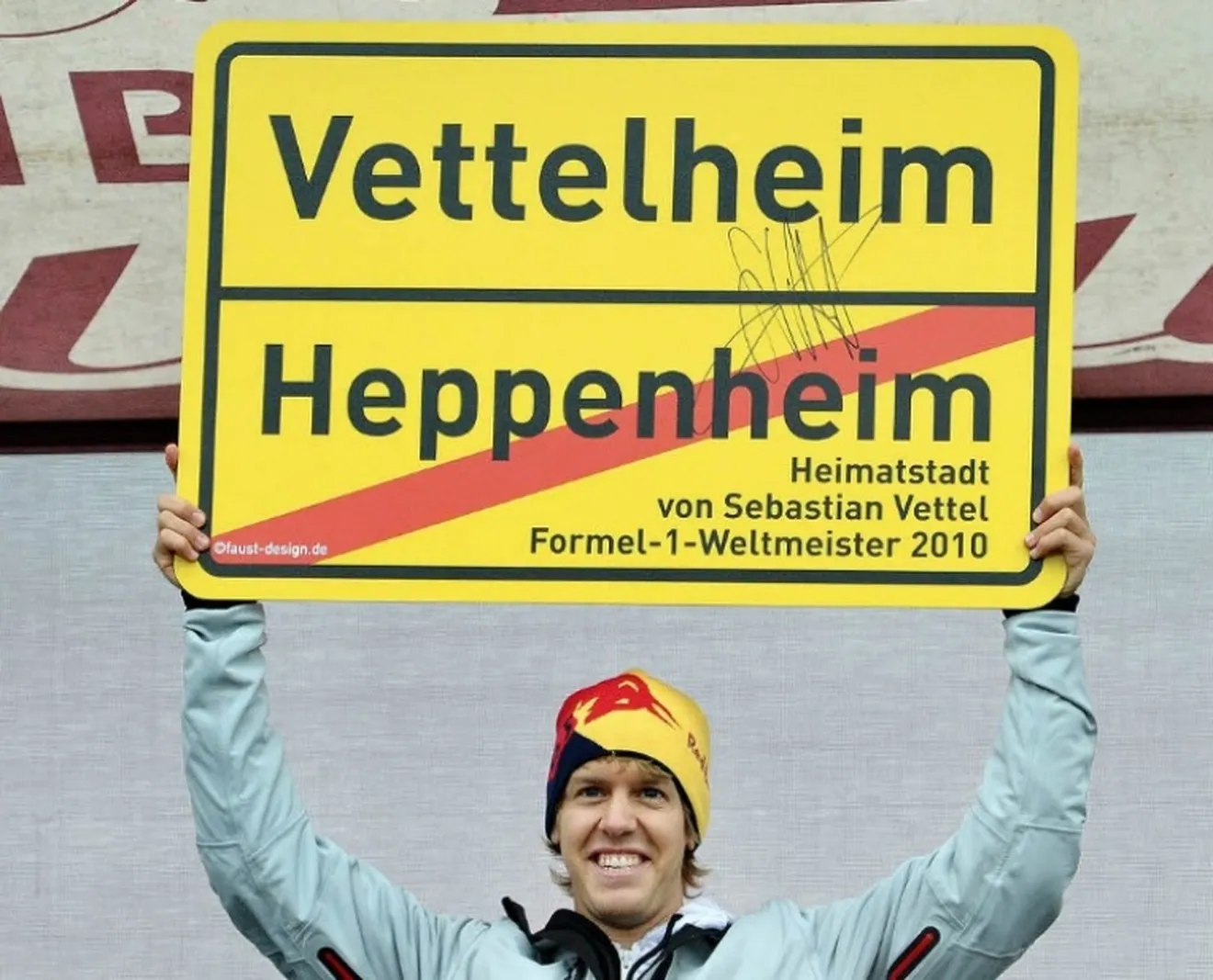 Vettel y Alemania celebran su tercer mundial con el equipo Red Bull