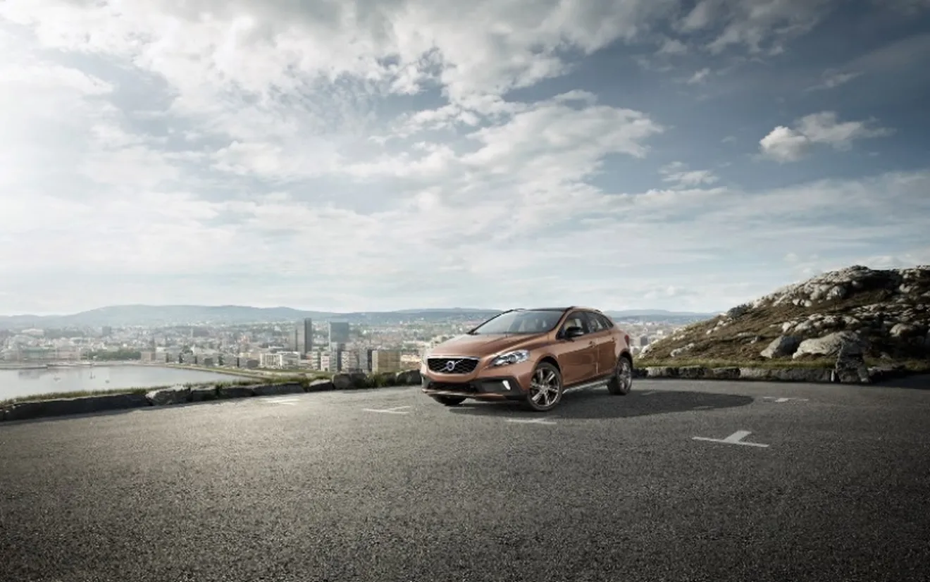 Volvo V40 Cross Country y V40 R-Design inician su comercialización en nuestro país