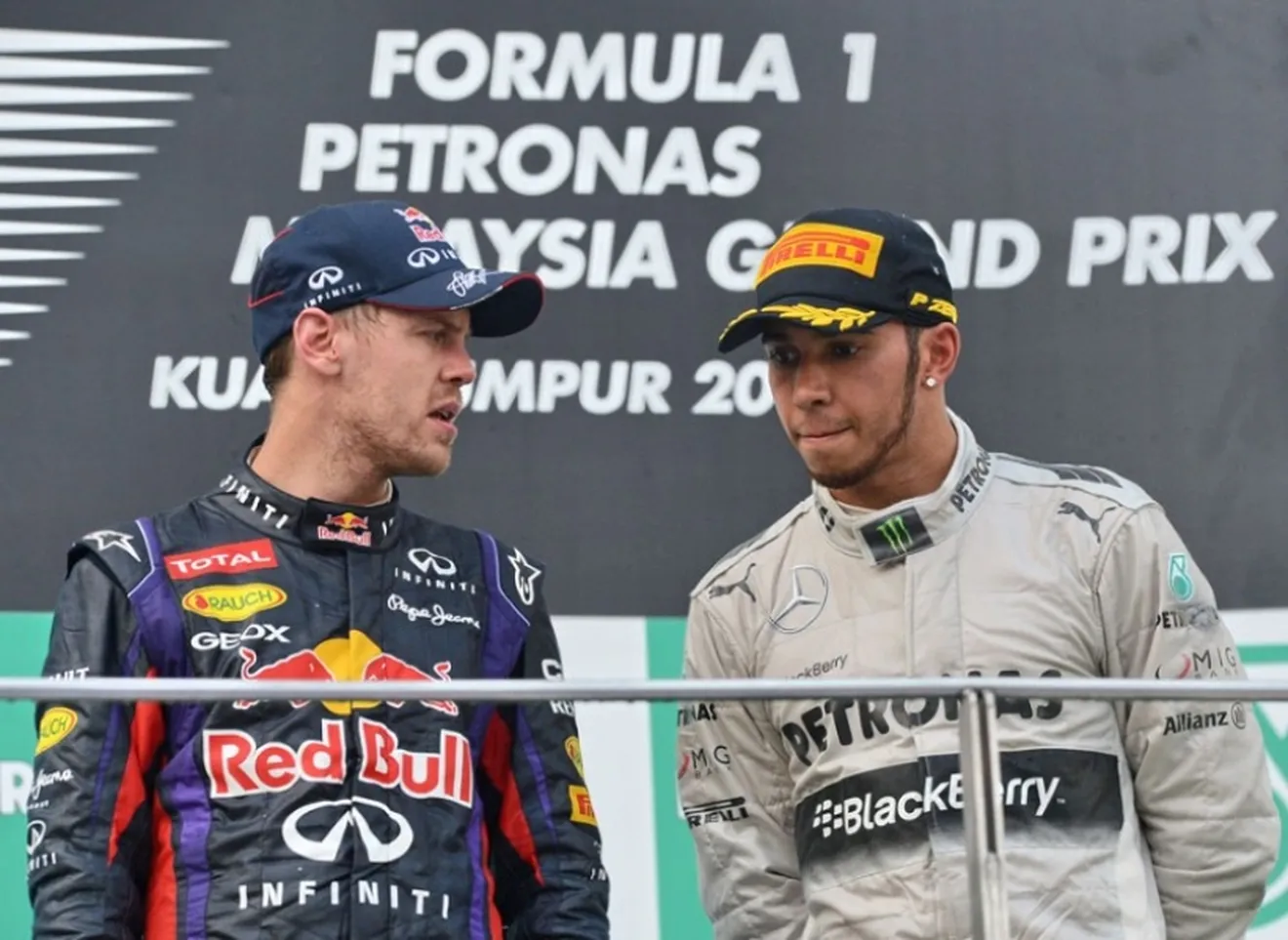 Hamilton asegura que no hay favoritismos en Mercedes