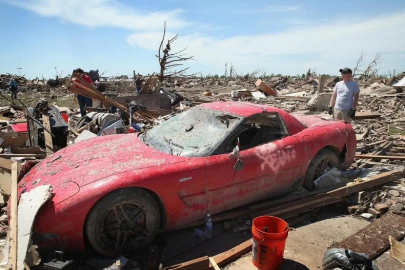 El motor de un Corvette Z06 sobrevive al tornado de Oklahoma
