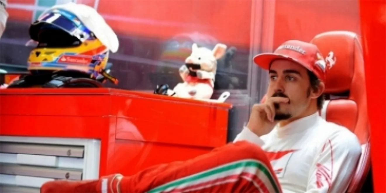 Alonso elogia la estrategia de Ferrari