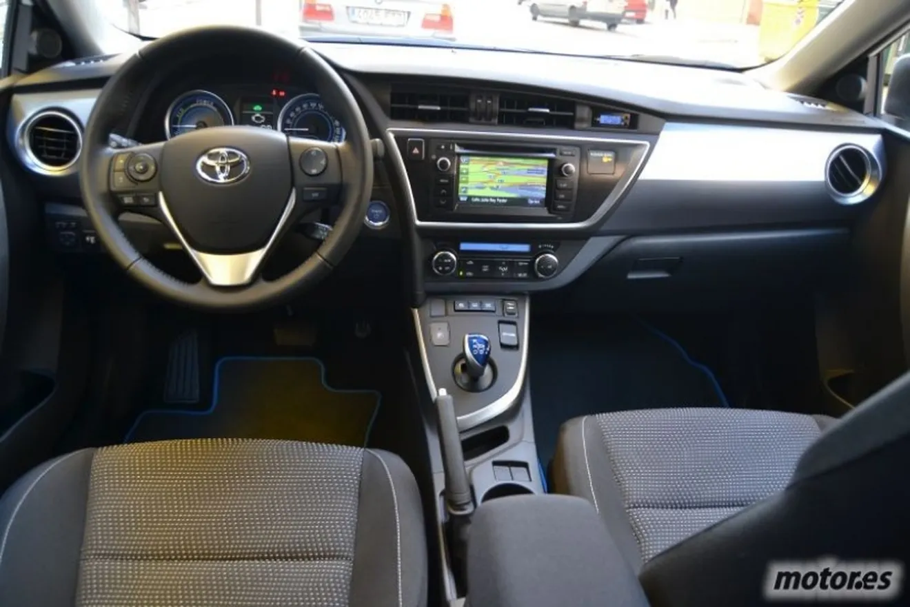 Prueba Toyota Auris Hybrid Advance 
