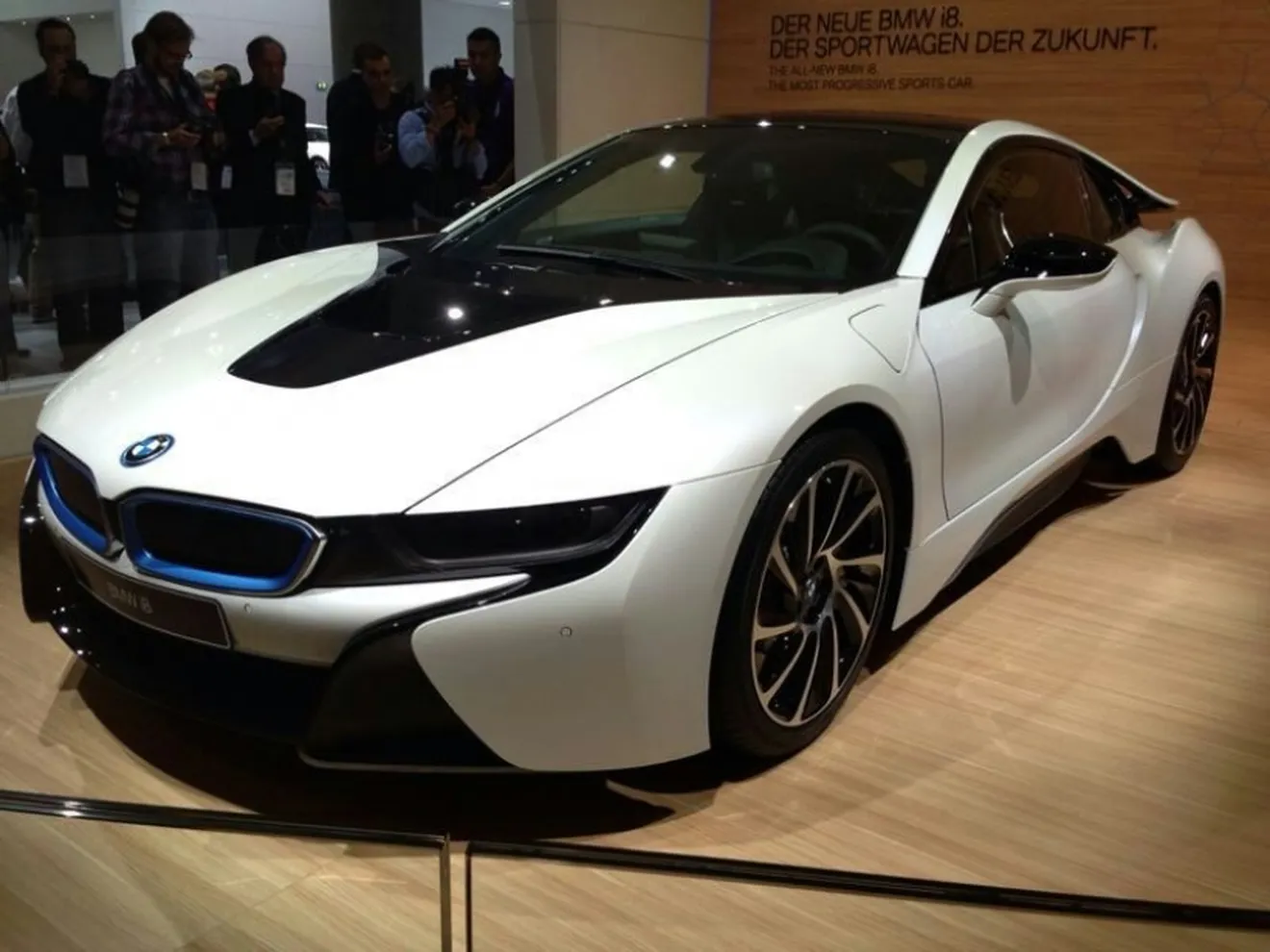 Nuevo BMW i8, todo lo que necesitas saber del deportivo híbrido alemán