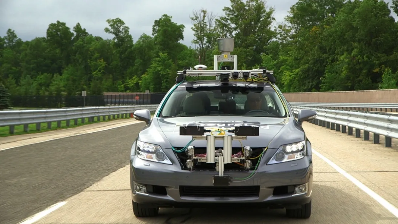 Toyota desarrolla un sistema de conducción automatizada en autopistas