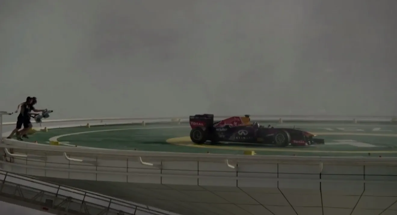 Red Bull celebra su triunfo en la F1 haciendo donuts en el heliopuerto de un hotel de Dubai