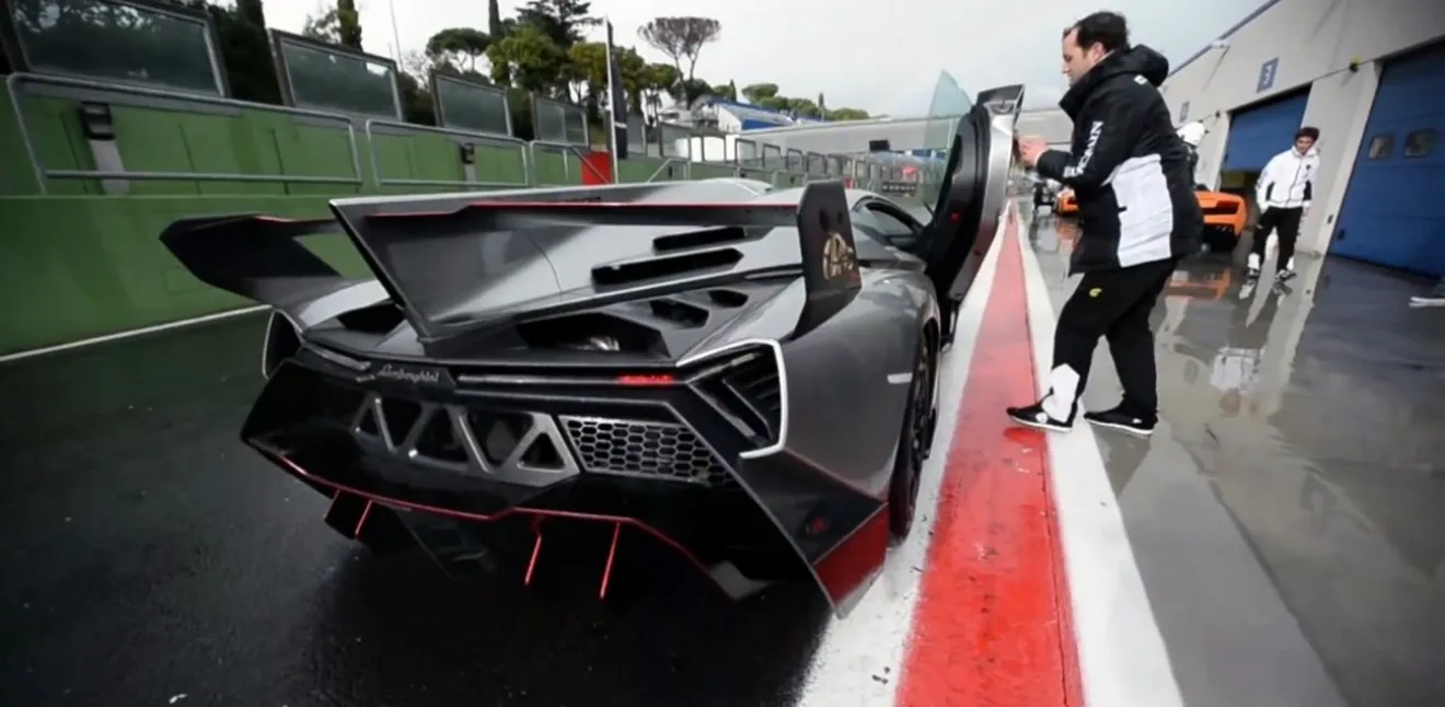 Lamborghini Veneno, cazado en el circuito de Vallelunga