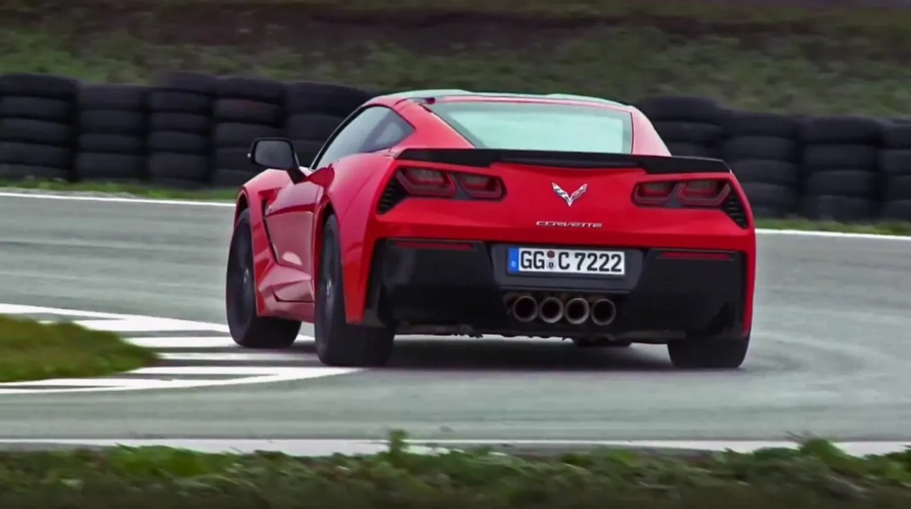 El Corvette Stingray 2014 muestra sus habilidades en un circuito europeo