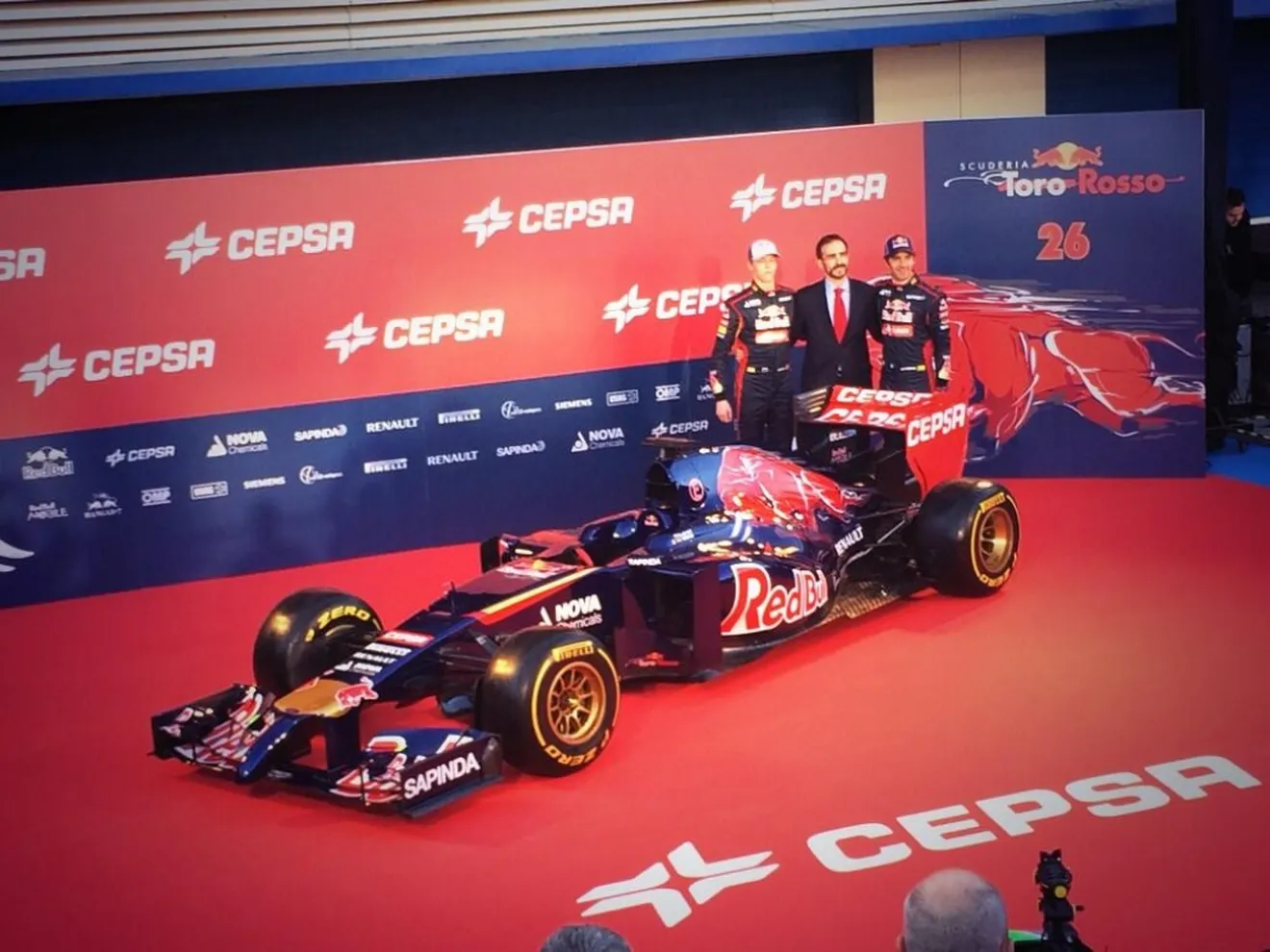 Presentación del nuevo Toro Rosso F1 2014, el STR9