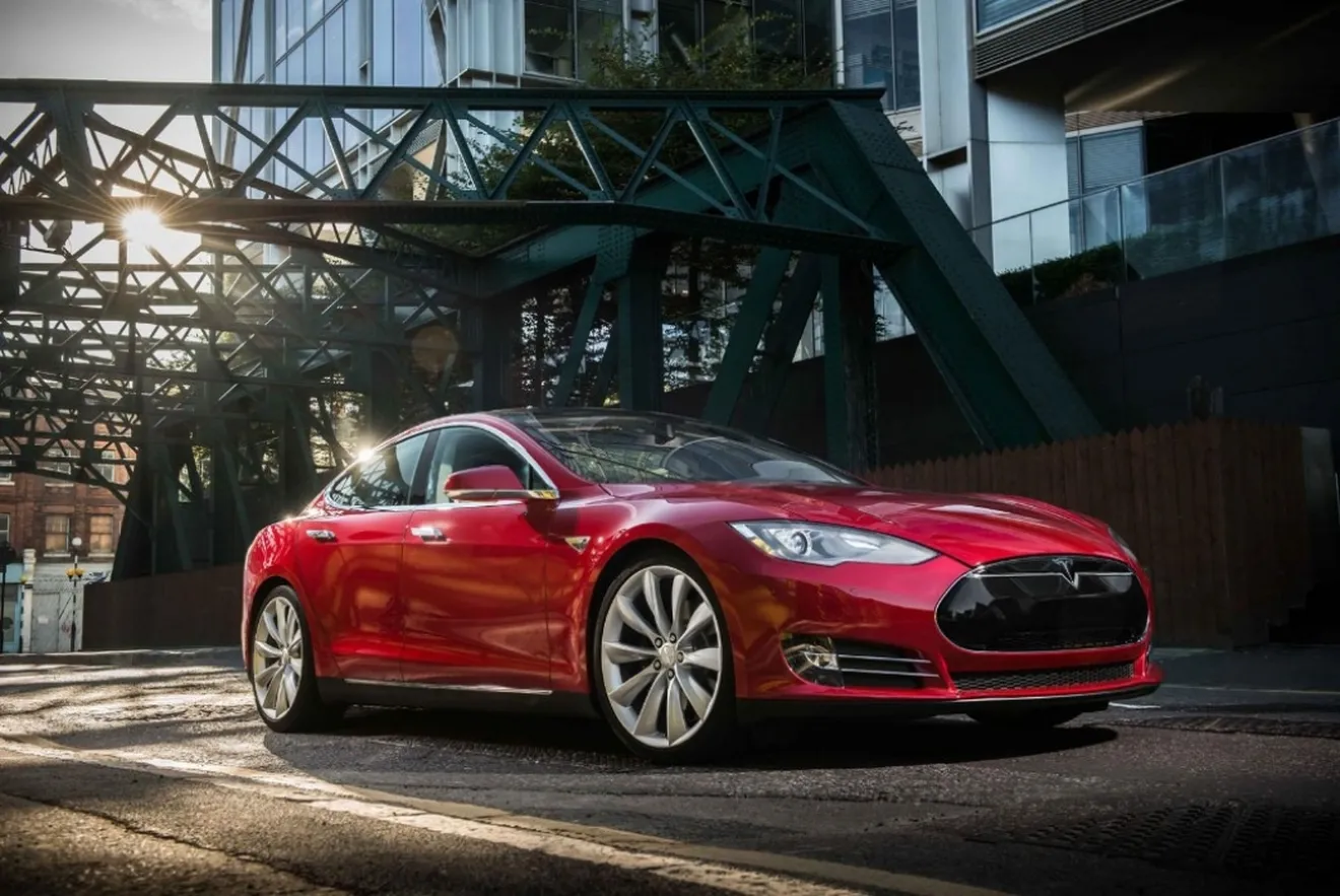 Apple y Tesla Motors, en negociaciones: ¿tendremos un iCar eléctrico?