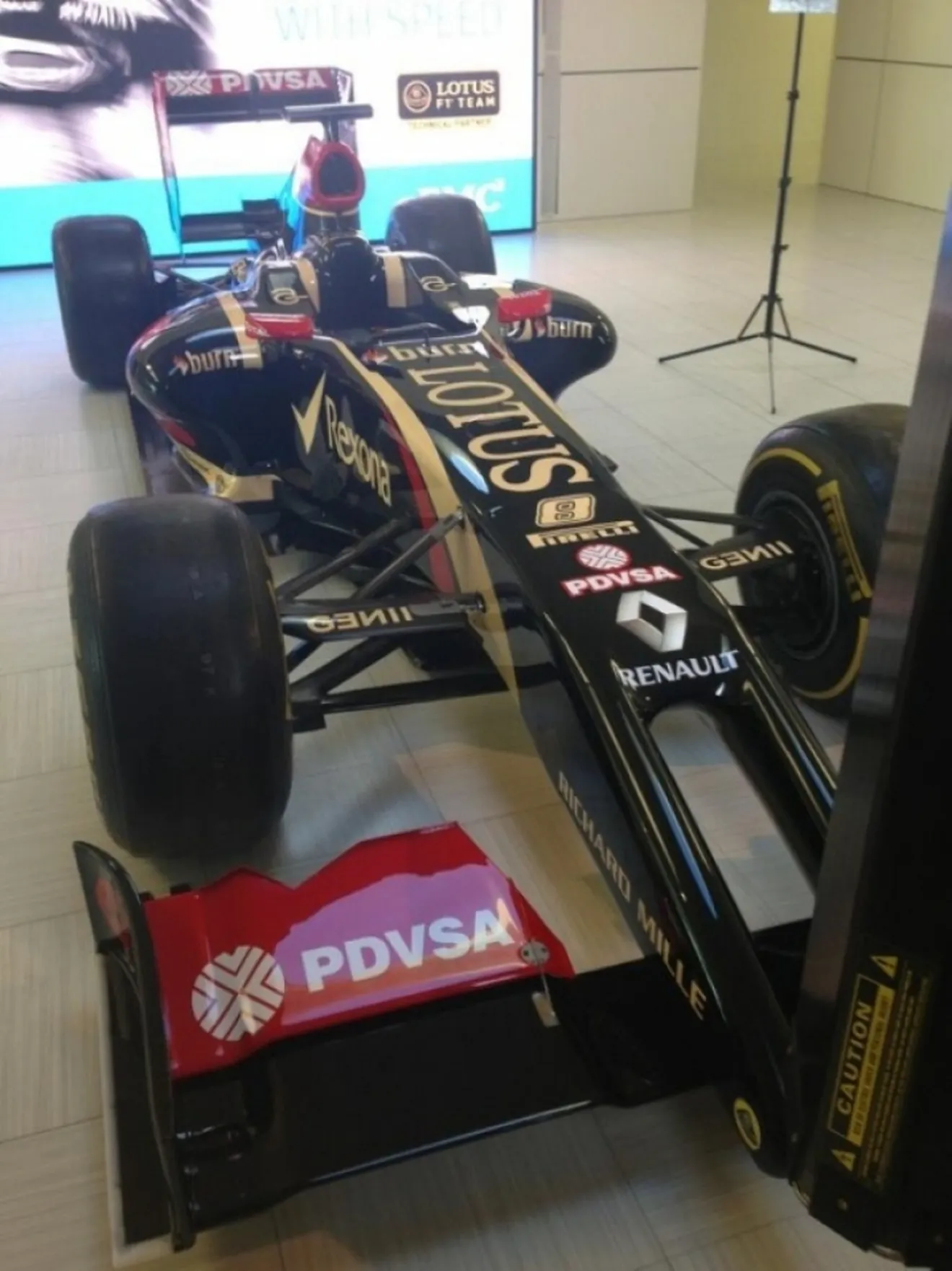 Nuevo Lotus E22 de Fórmula 1 2014