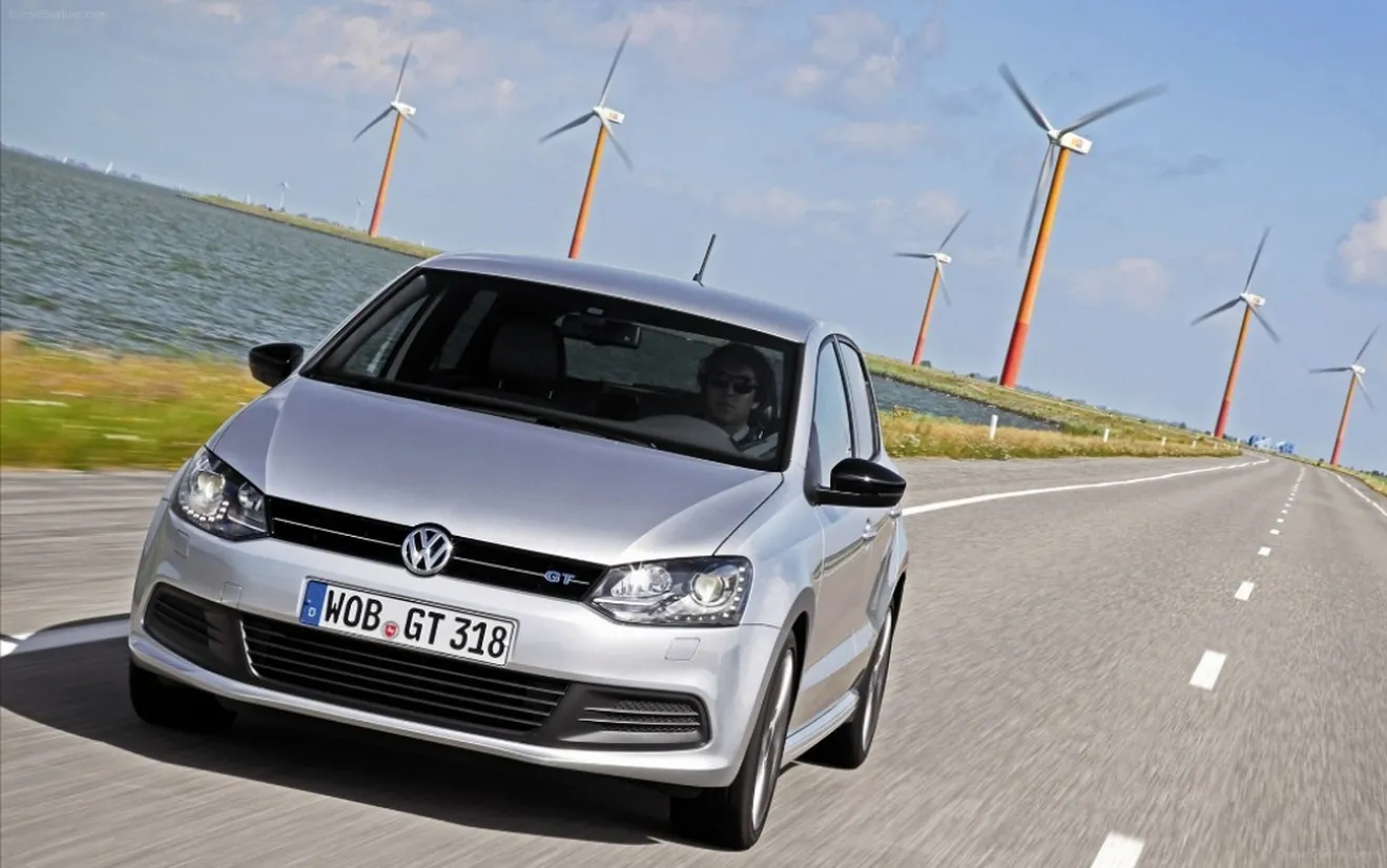 Reino Unido - Enero 2014: Dos modelos de Volkswagen en el Top 5 por primera vez