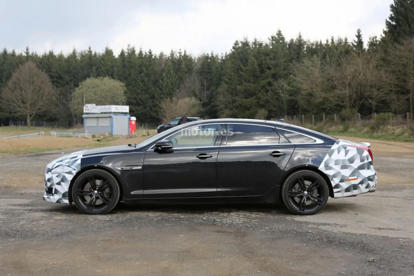 Jaguar XJR 2015, al descubierto su restyling