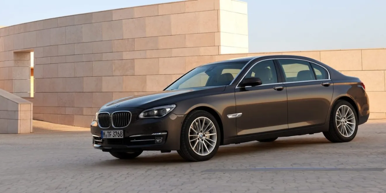 BMW llama a revisión 489.000 vehículos en todo el mundo