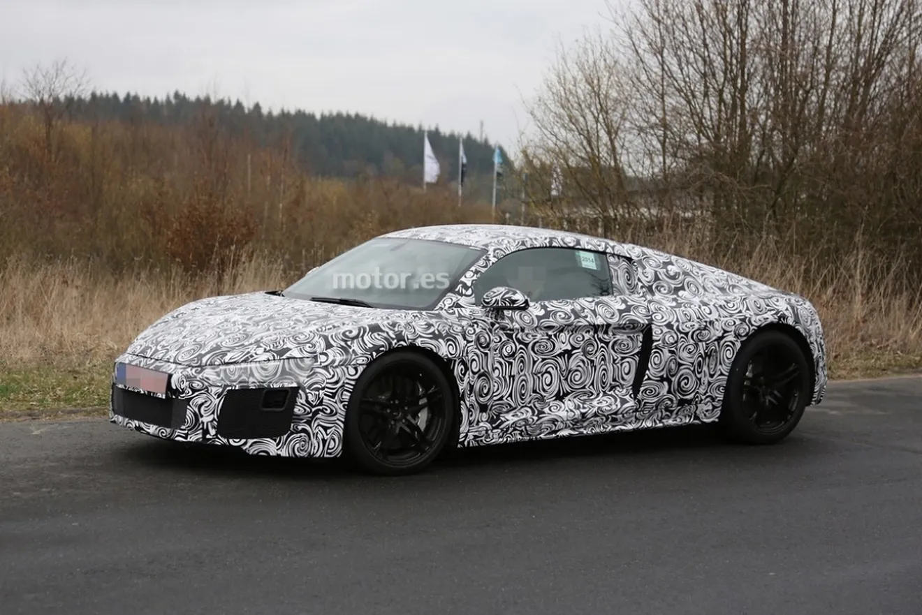 El Audi R8 V10 2015 sigue de pruebas en Nürburgring