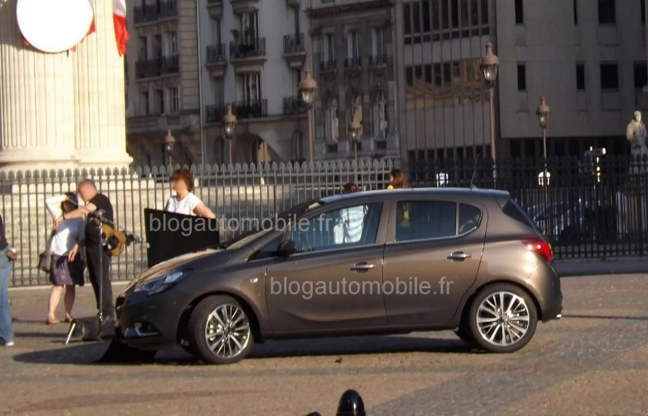 El Opel Corsa 2015 al descubierto durante una sesión de fotos en París