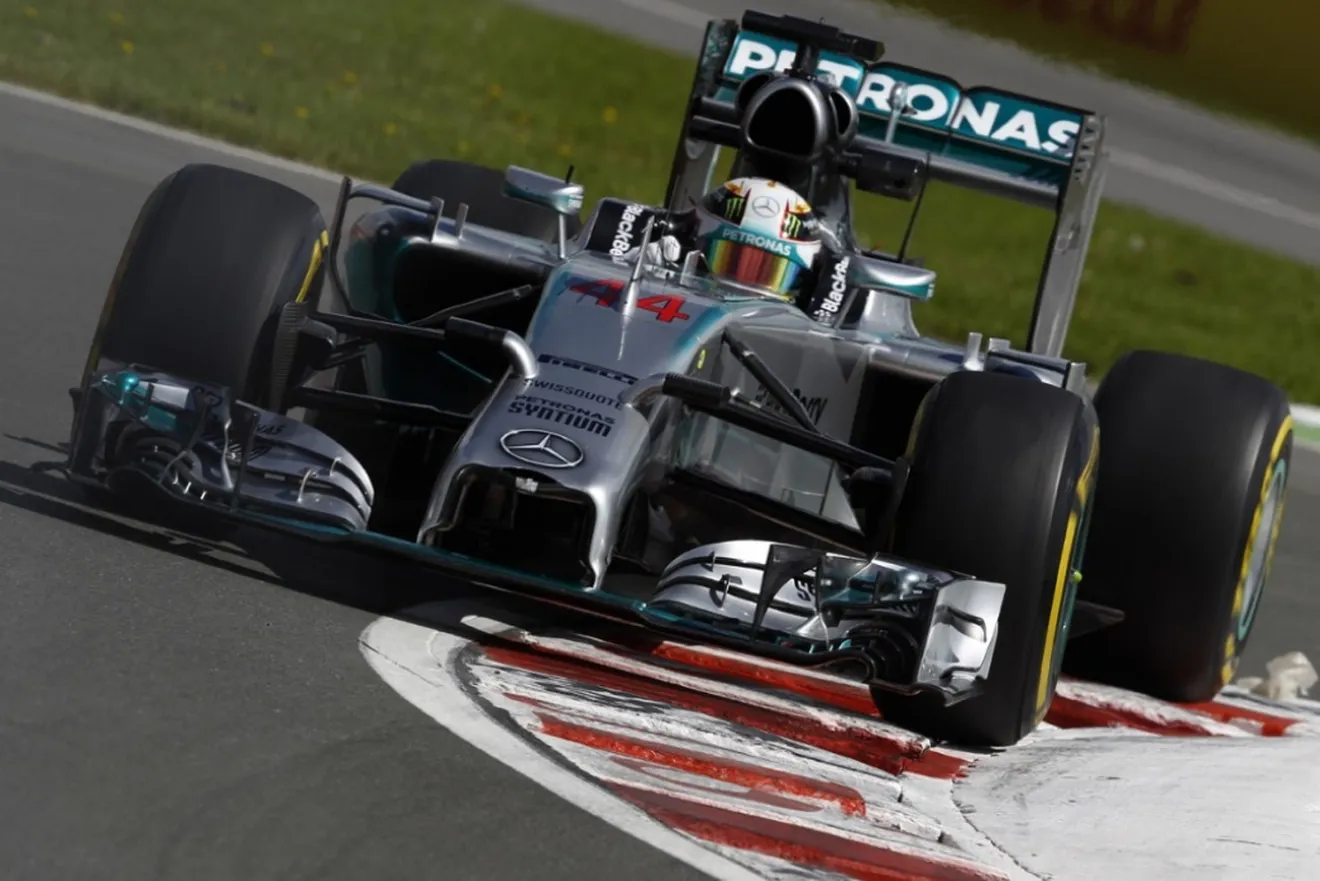 Hamilton y Rosberg comandan los segundos libres por delante de Vettel
