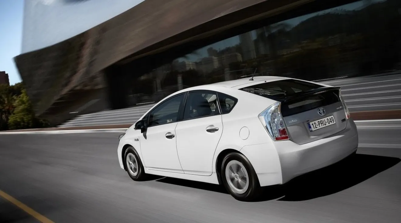 El nuevo Toyota Prius se retrasará seis meses más