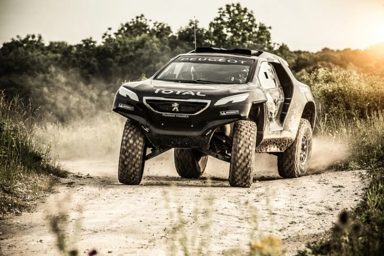 Peugeot 2008 DKR, 2WD y diésel con 340 CV para conquistar el Dakar 2015