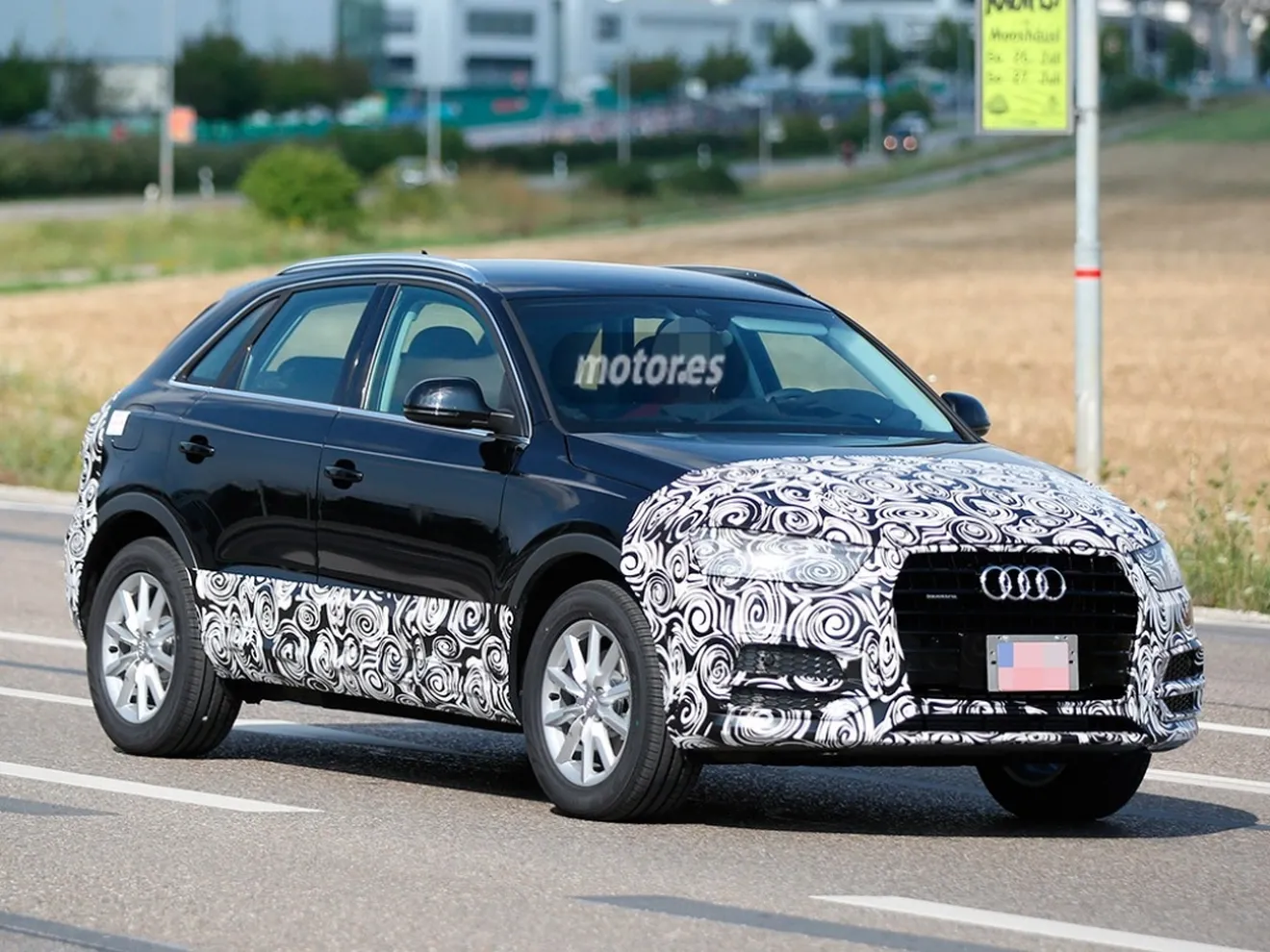 Cazado el Audi Q3 2015, ligeros retoques estéticos para el SUV
