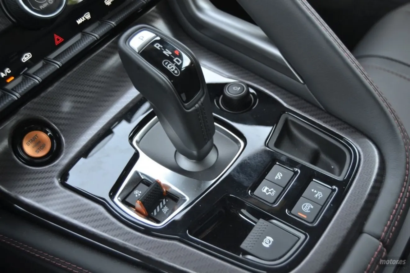 Prueba Jaguar F-Type R Coupé (II): interior