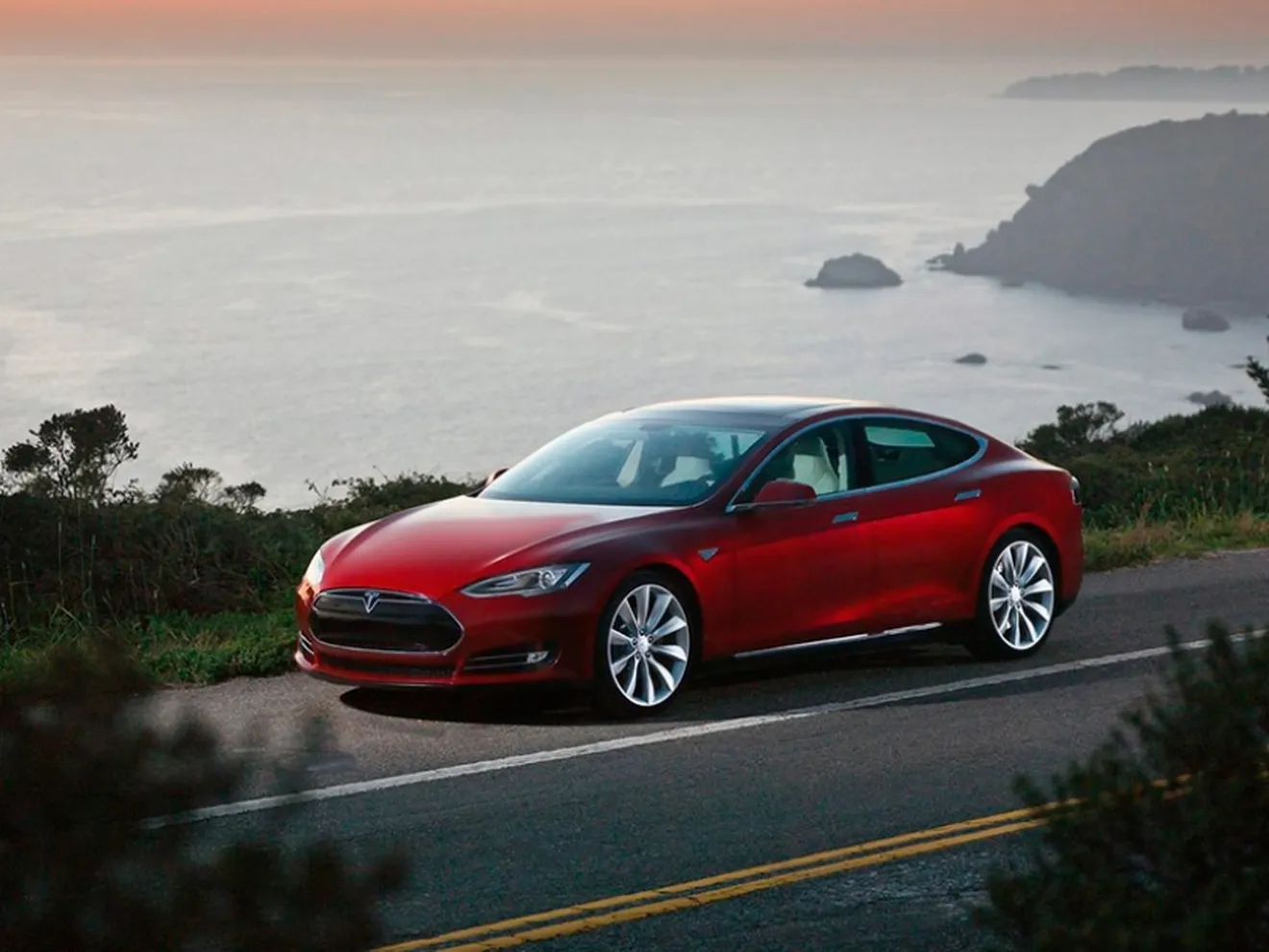 Tesla está trabajando en baterías con una autonomía de 800 kilometros