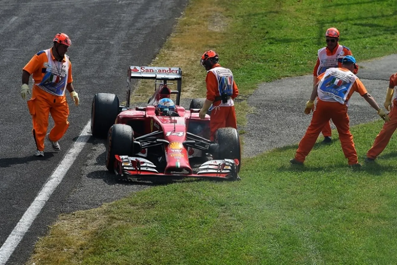 Alonso ve truncada en Monza su racha de carreras sin abandonar