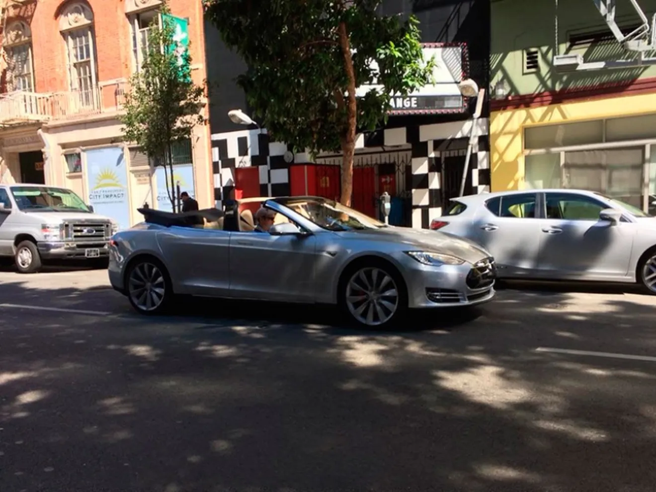 Aparece un Tesla Model S descapotable en California