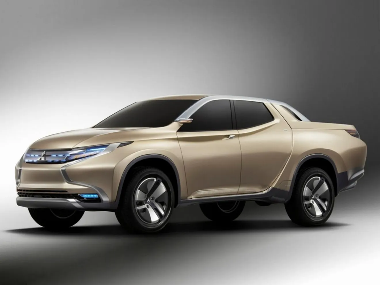 FIAT traerá una pick-up de tamaño medio de origen Mitsubishi