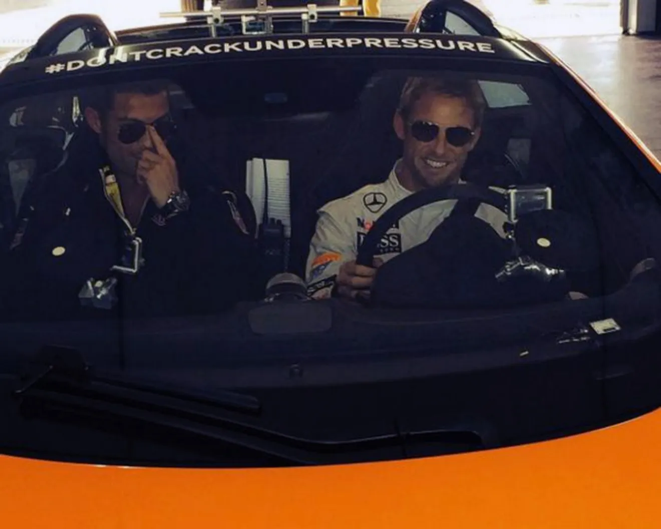 Jenson Button y Cristiano Ronaldo se divierten con los McLaren P1 y 650S Spider