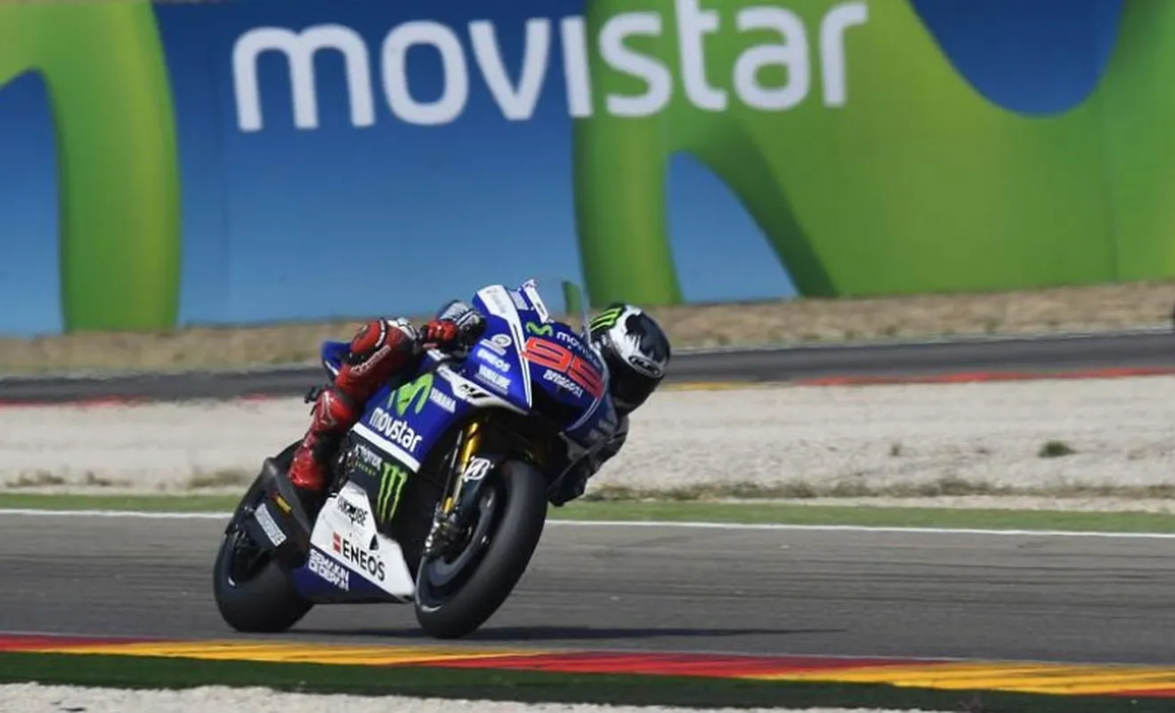 Lorenzo gana su primera carrera en Alcañiz. Márquez, Pedrosa y Rossi por los suelos