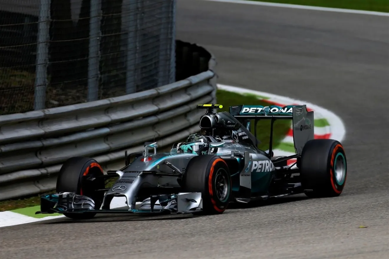 Rosberg y un Hamilton con problemas se llevan la FP2