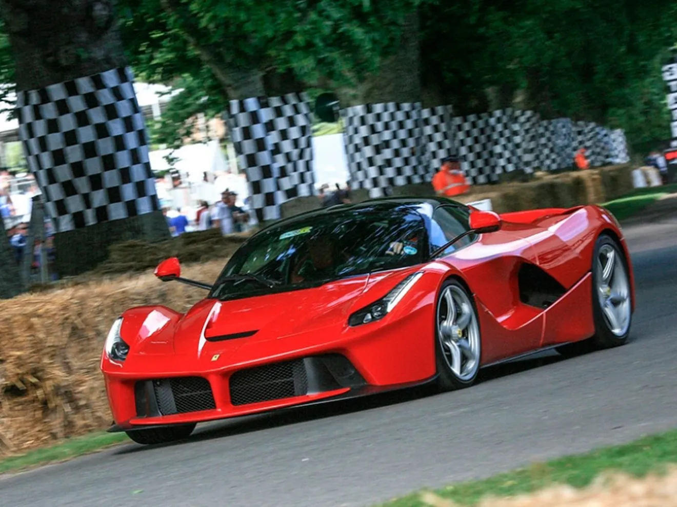 Así acelera un Ferrari LaFerrari de 0 a 200 Km/h