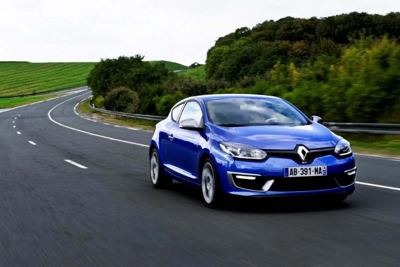España - Septiembre 2014: Dacia Sandero y Renault Mégane dominan el mercado