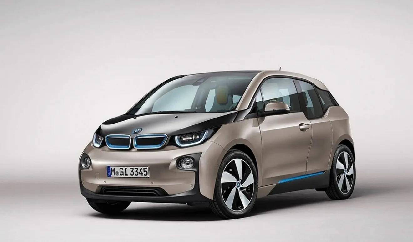 BMW Light & Charge, la farola que recarga tu coche eléctrico