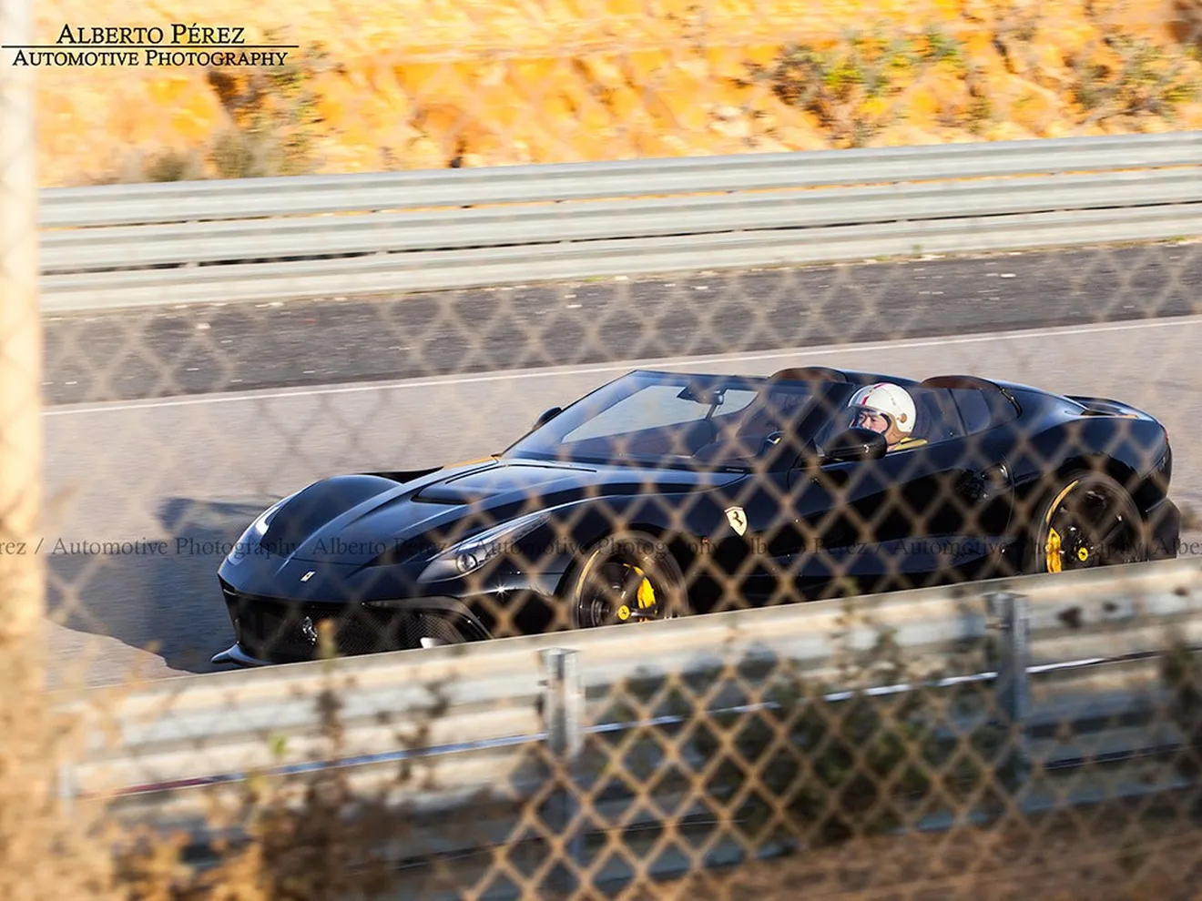 Avistado un Ferrari F12 TRS Negro en el Circuito de Monteblanco