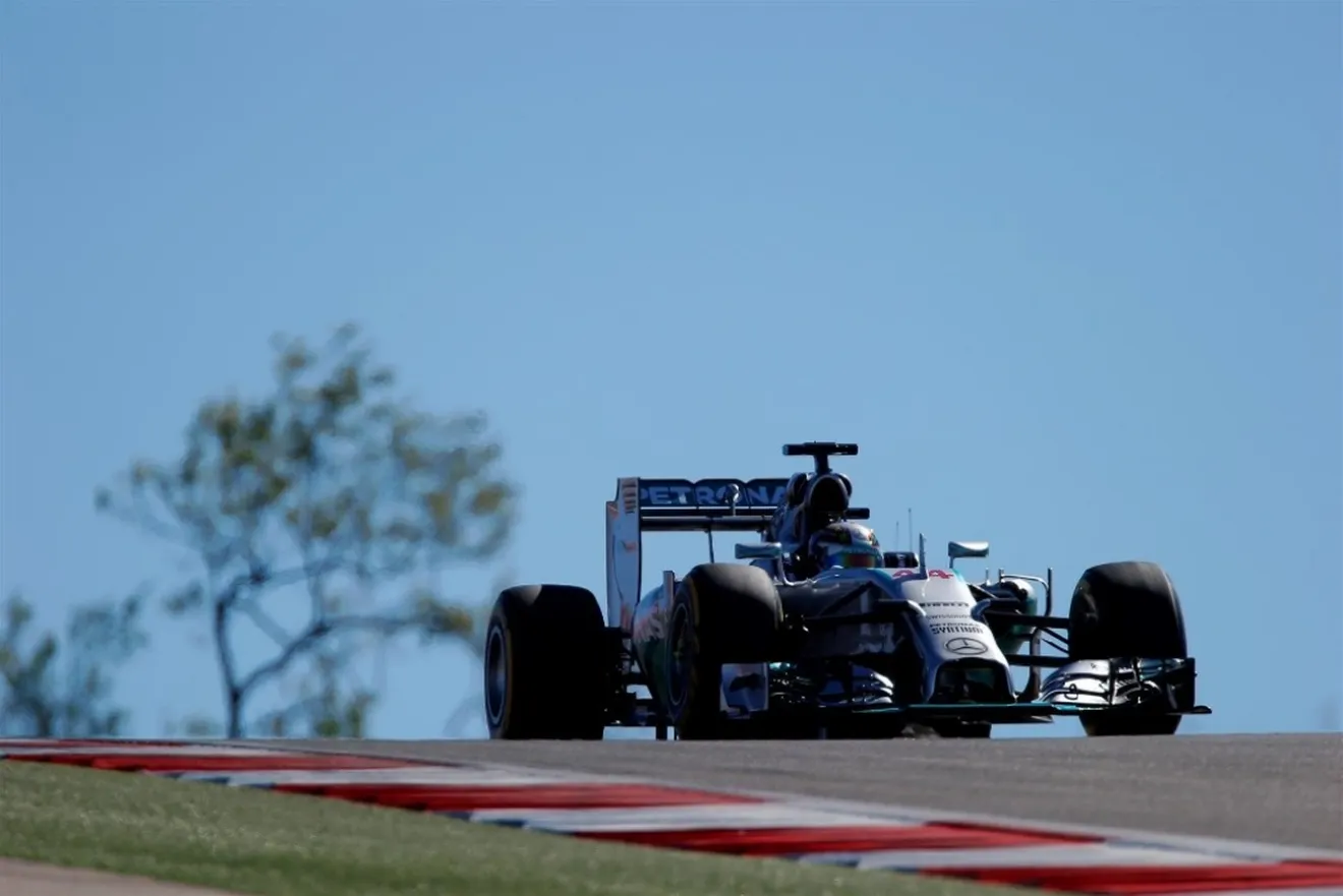 Hamilton se lleva la FP3 más fría de la temporada