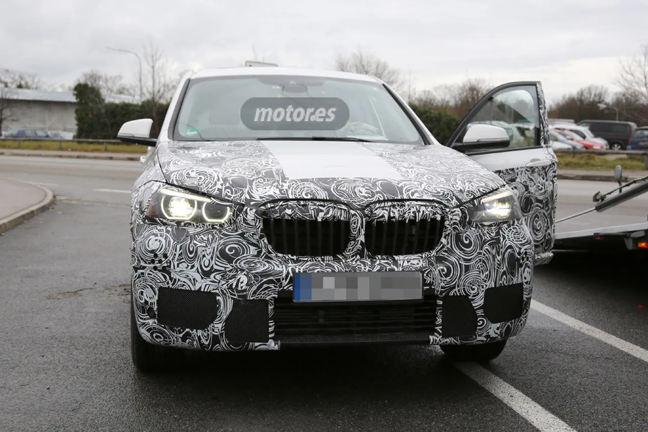 El BMW X1 2015 se pasea con poco camuflaje