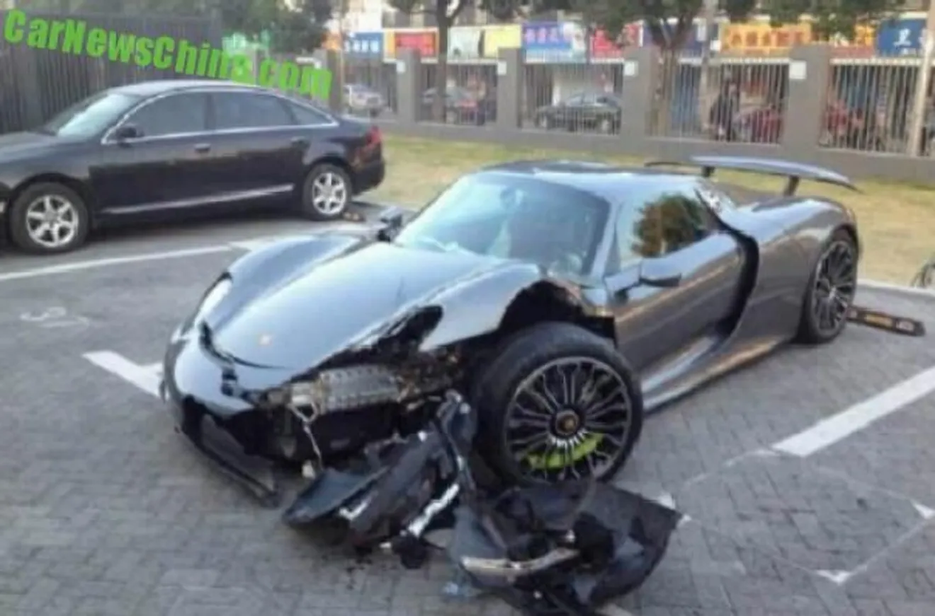 Porsche 918 Spyder siniestrado en China