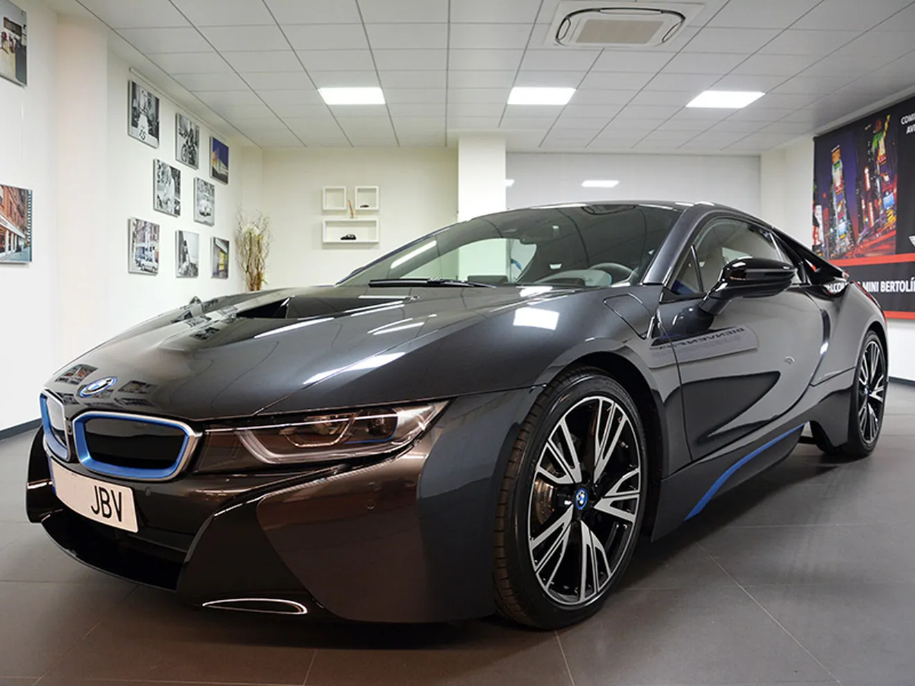 BMW i8, primer coche vendido en España con luces láser (con vídeo)