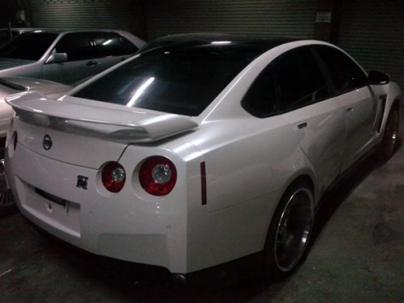 Un Nissan GT-R de 4 puertas. En Tailandia todo es posible