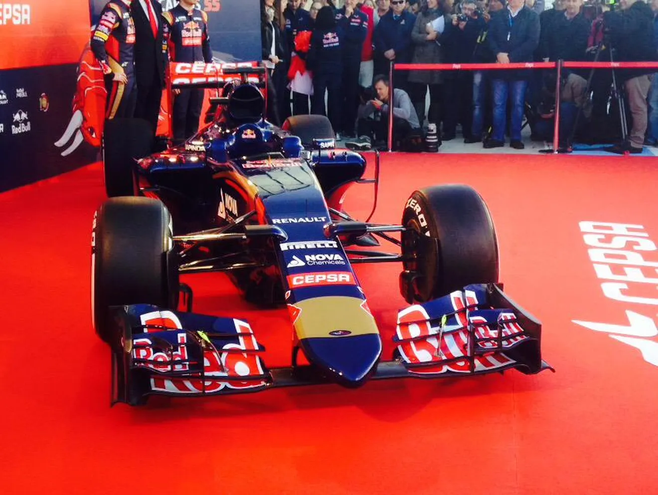 El nuevo Toro Rosso F1 2015, el STR10, presentado hoy en Jerez