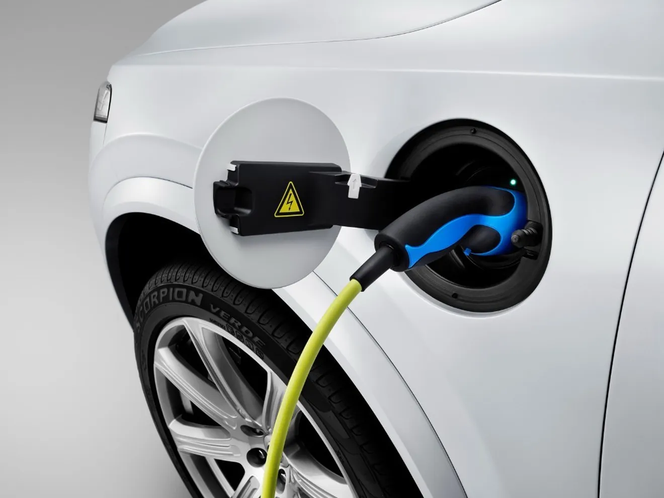 Volvo se centrará en los híbridos enchufables pausando el lanzamiento de eléctricos