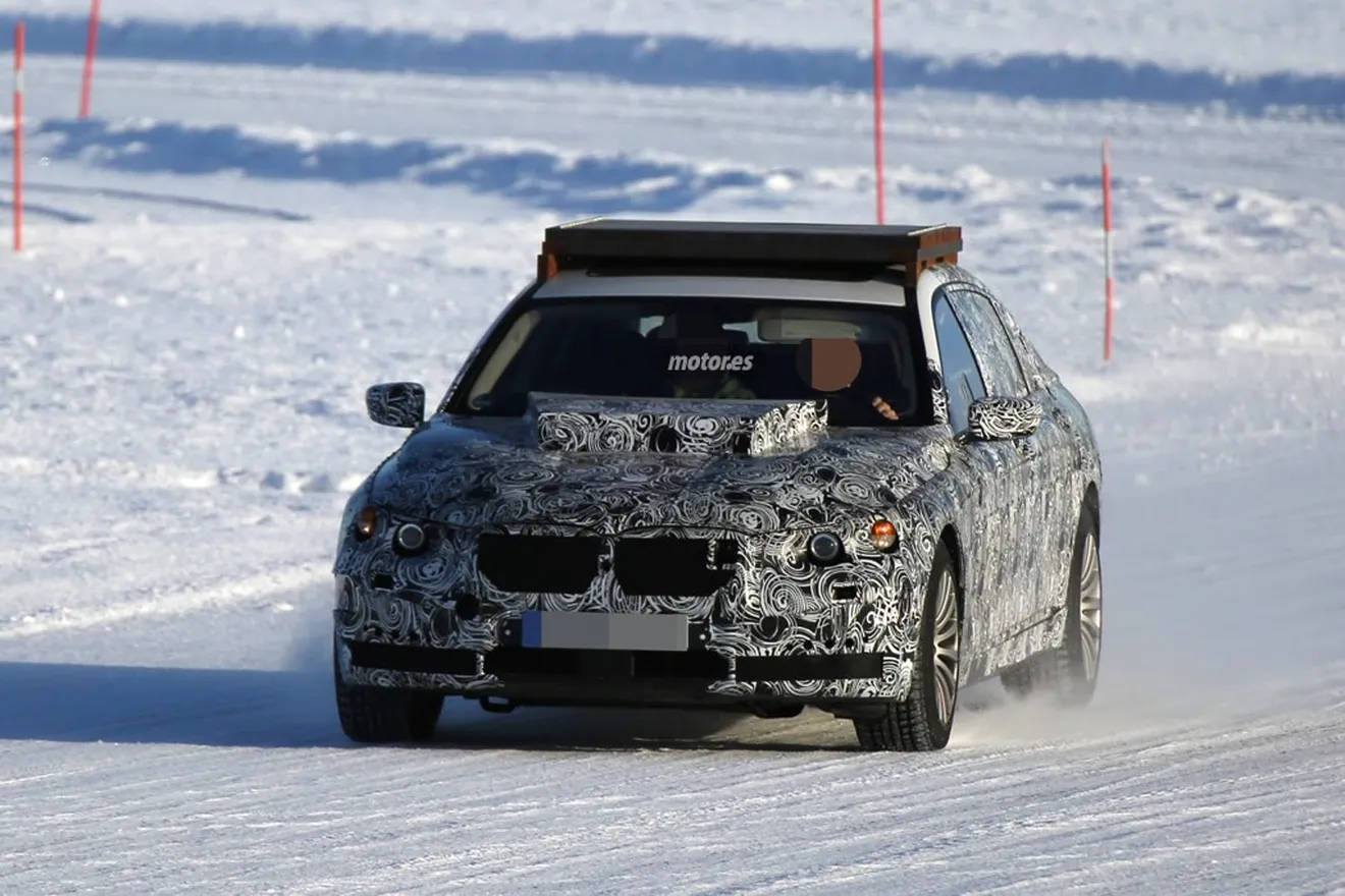 La mula del BMW X7 en sus primeras pruebas